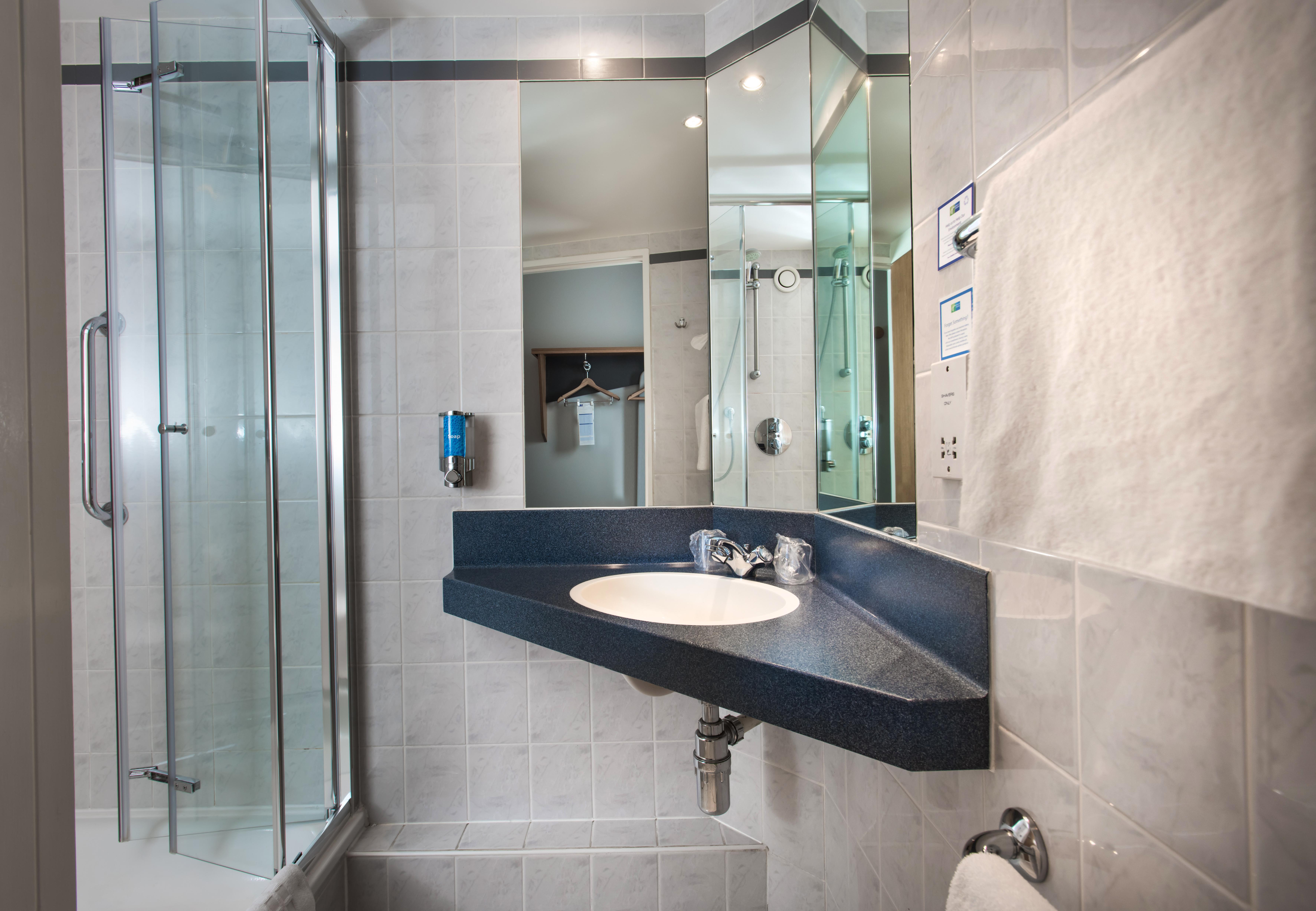 Holiday Inn Express East Midlands Airport By Ihg Castle Donington Exteriér fotografie