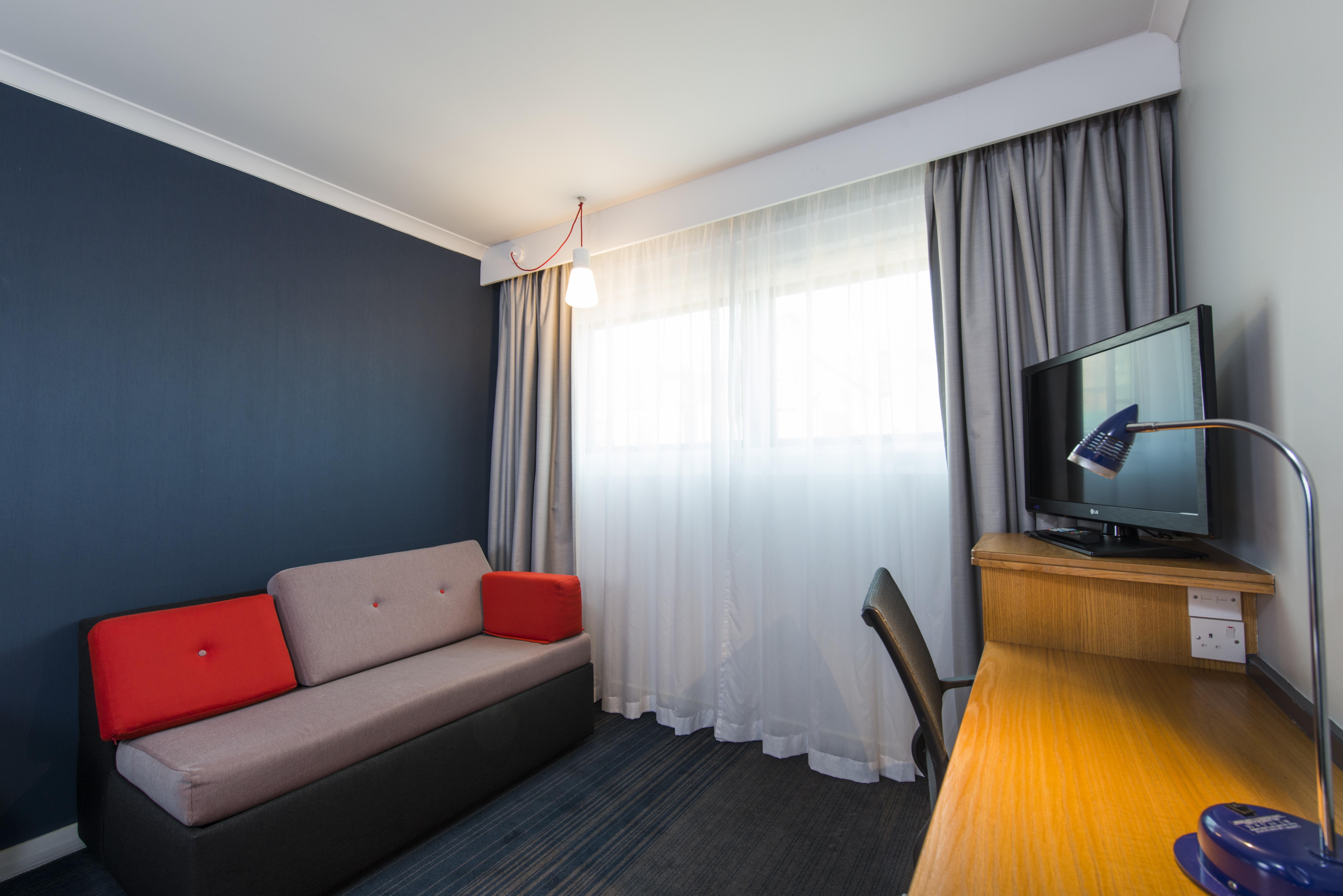 Holiday Inn Express East Midlands Airport By Ihg Castle Donington Exteriér fotografie