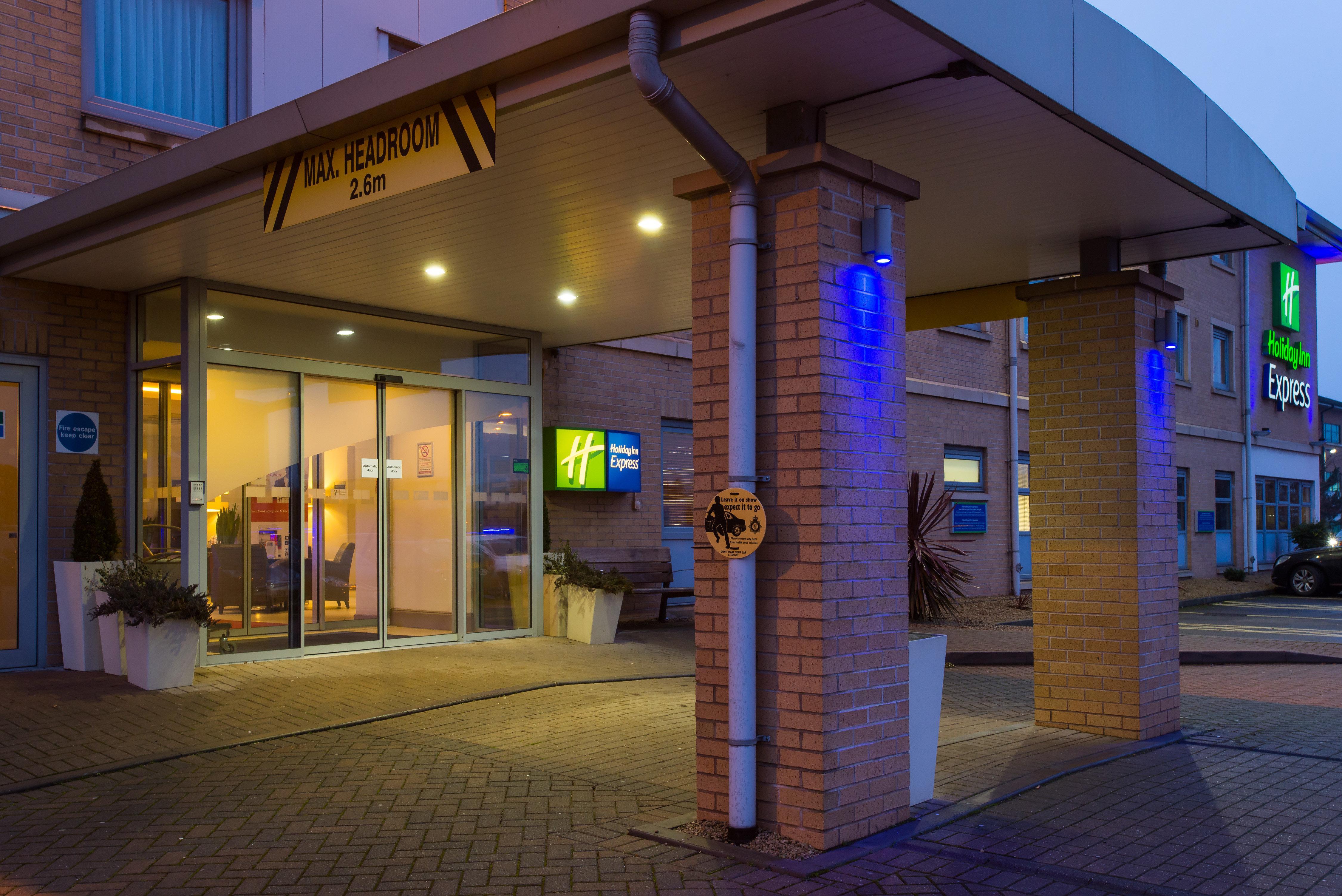 Holiday Inn Express East Midlands Airport By Ihg Castle Donington Exteriér fotografie