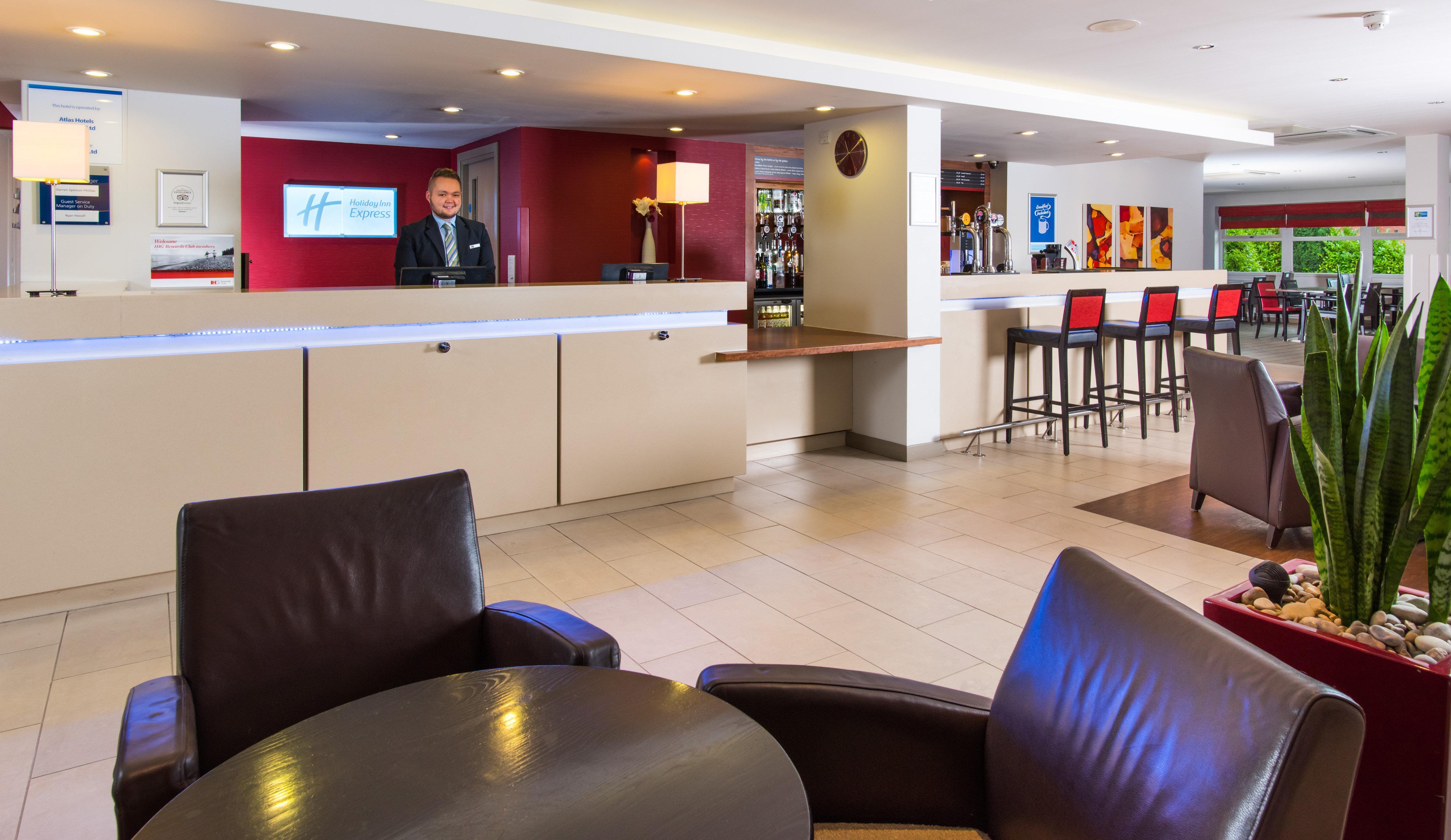Holiday Inn Express East Midlands Airport By Ihg Castle Donington Exteriér fotografie