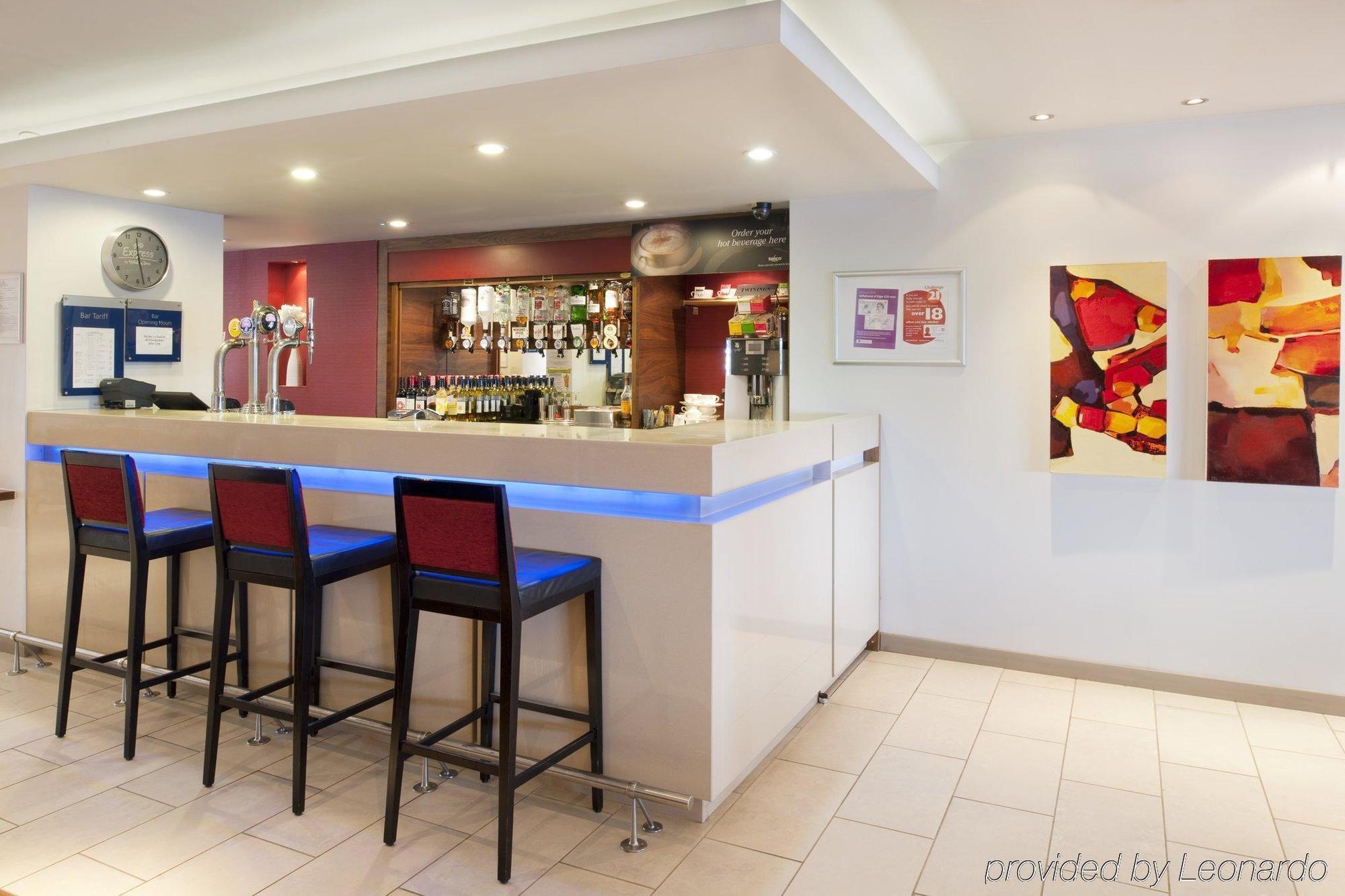 Holiday Inn Express East Midlands Airport By Ihg Castle Donington Exteriér fotografie