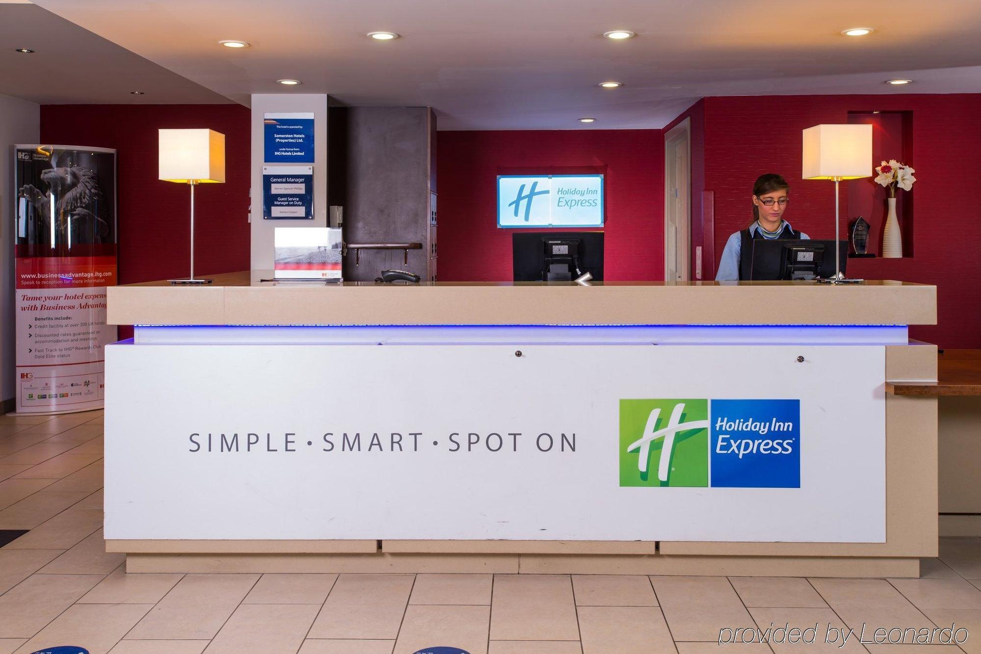 Holiday Inn Express East Midlands Airport By Ihg Castle Donington Exteriér fotografie
