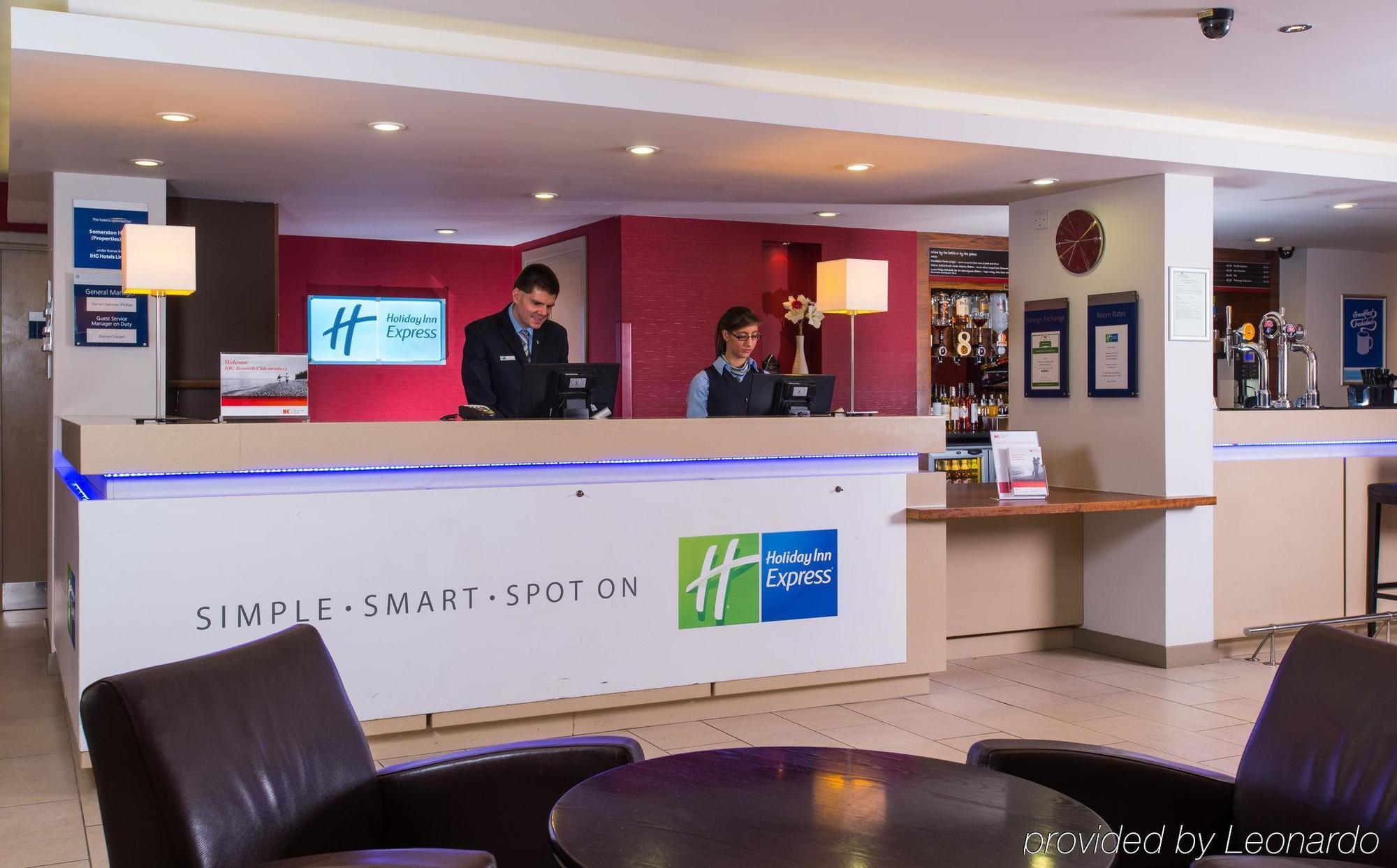 Holiday Inn Express East Midlands Airport By Ihg Castle Donington Exteriér fotografie