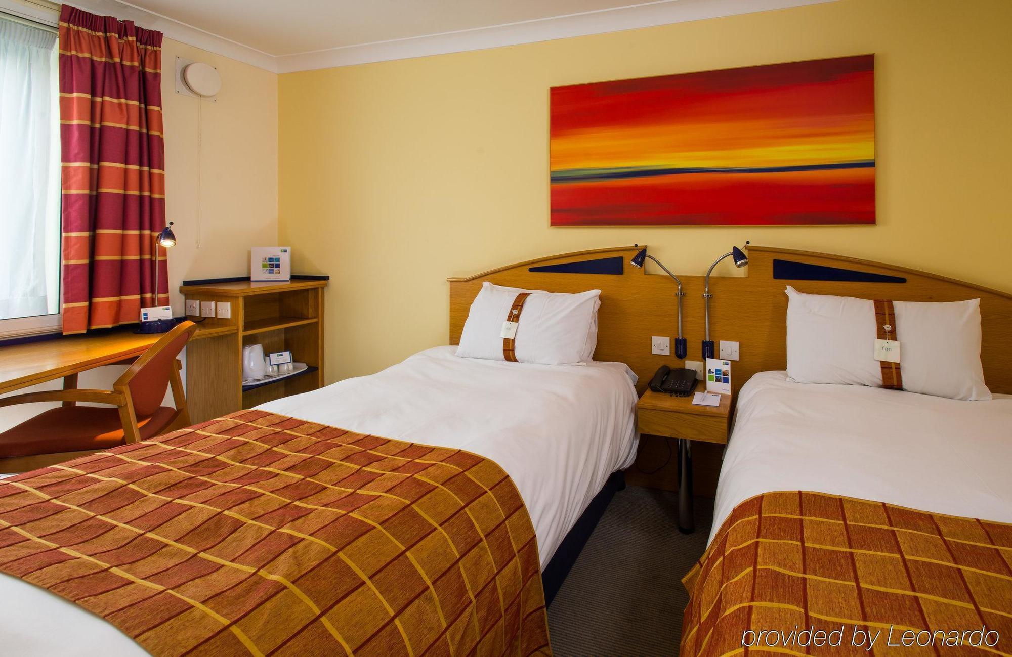Holiday Inn Express East Midlands Airport By Ihg Castle Donington Exteriér fotografie