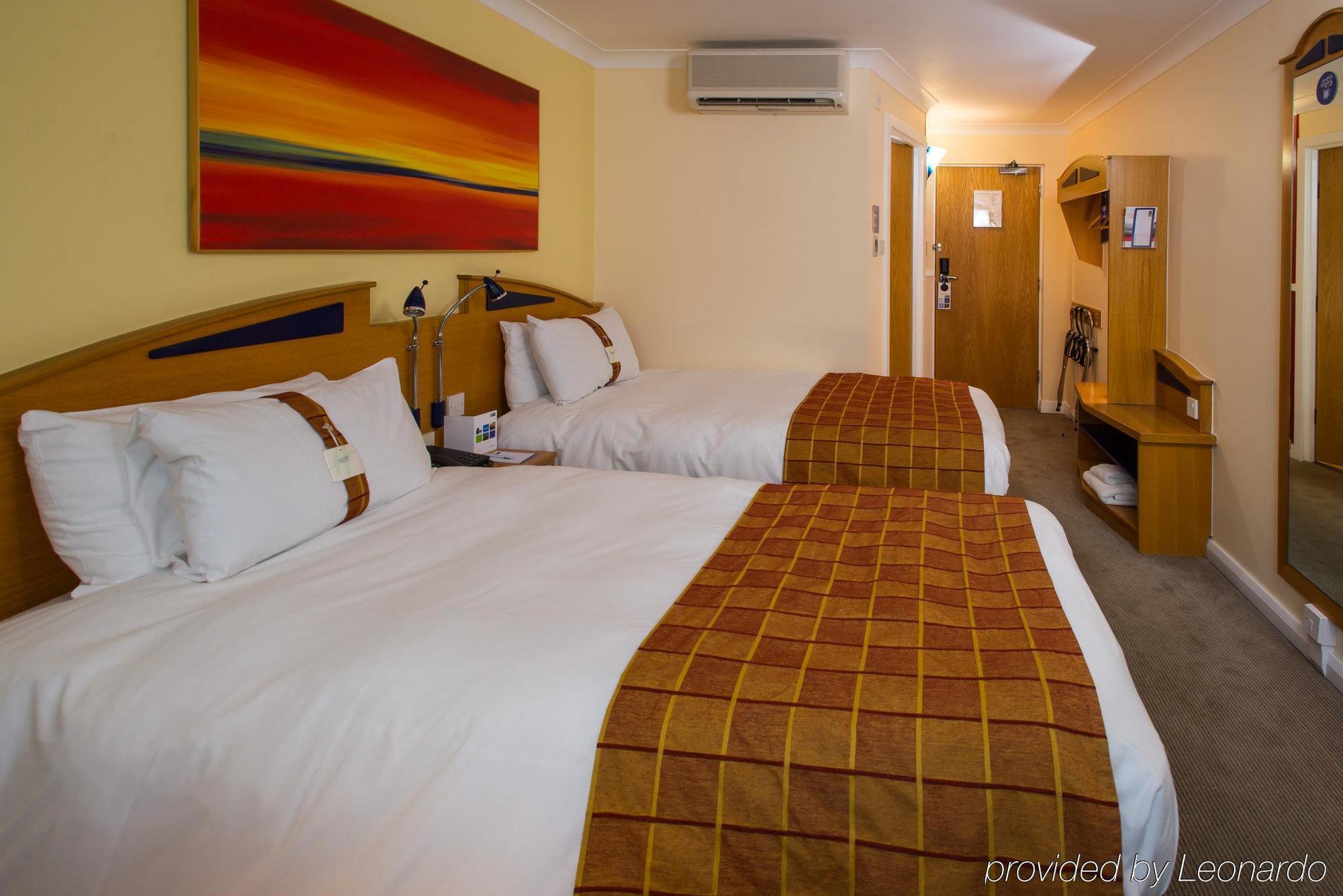 Holiday Inn Express East Midlands Airport By Ihg Castle Donington Exteriér fotografie