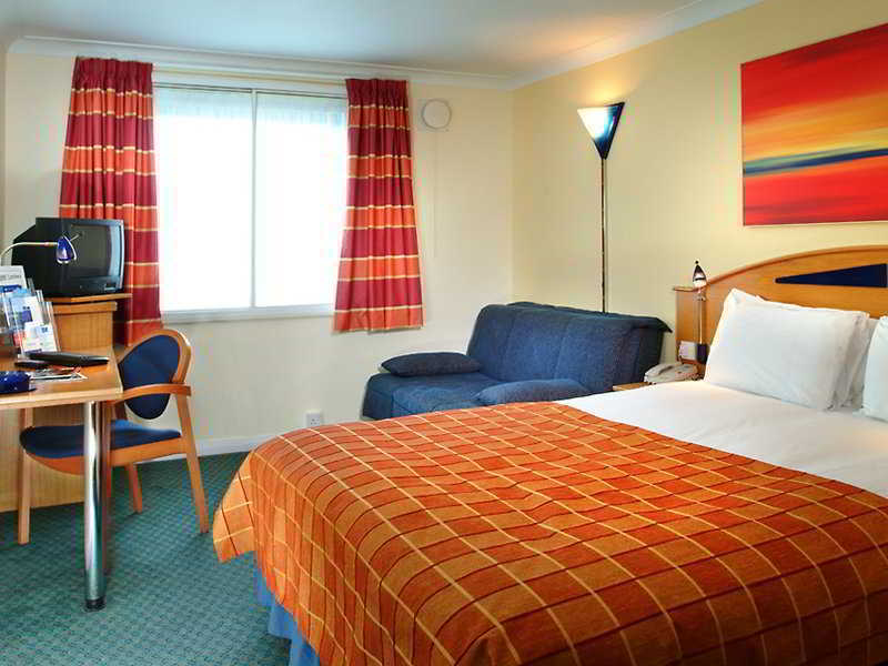 Holiday Inn Express East Midlands Airport By Ihg Castle Donington Exteriér fotografie