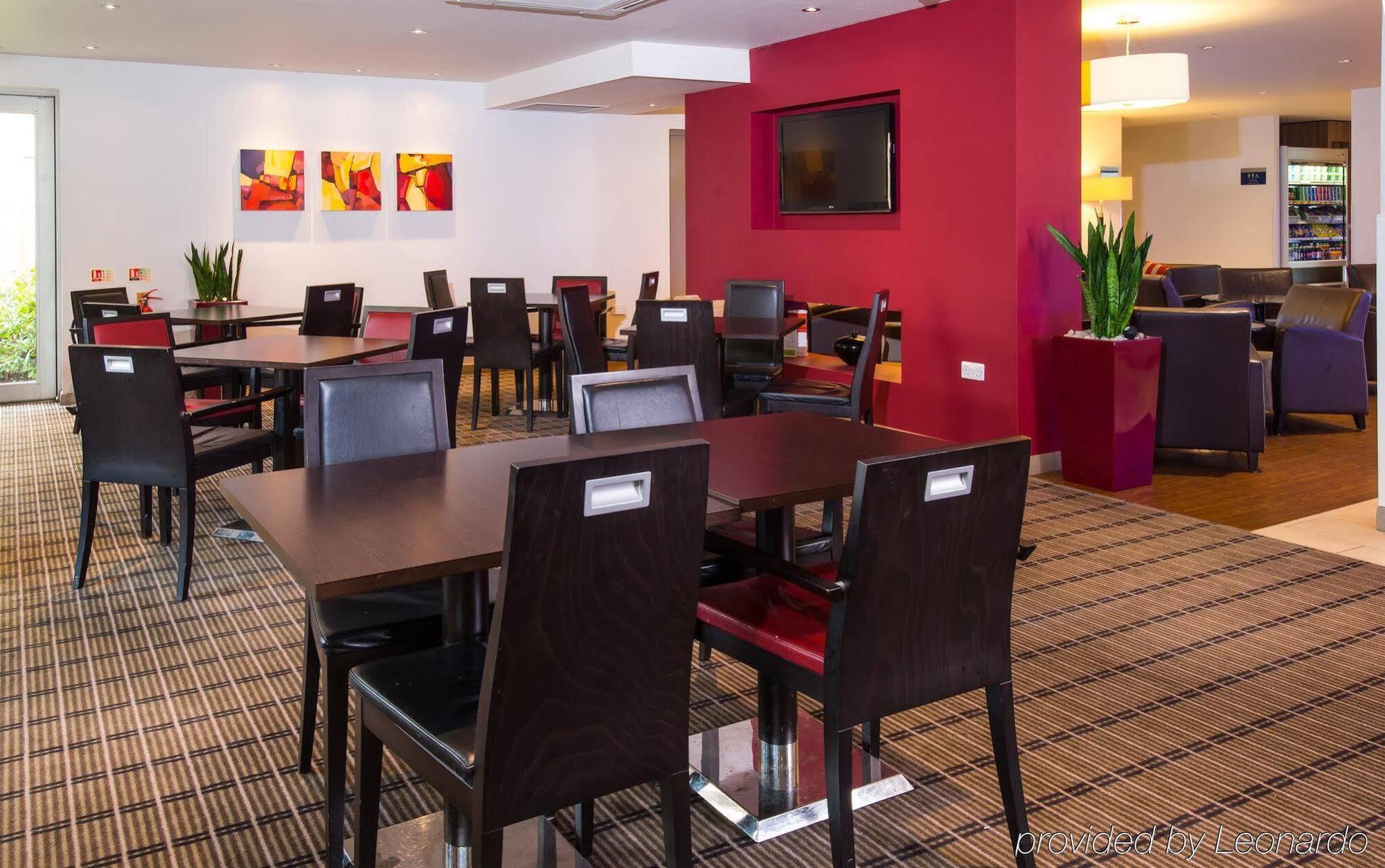 Holiday Inn Express East Midlands Airport By Ihg Castle Donington Exteriér fotografie