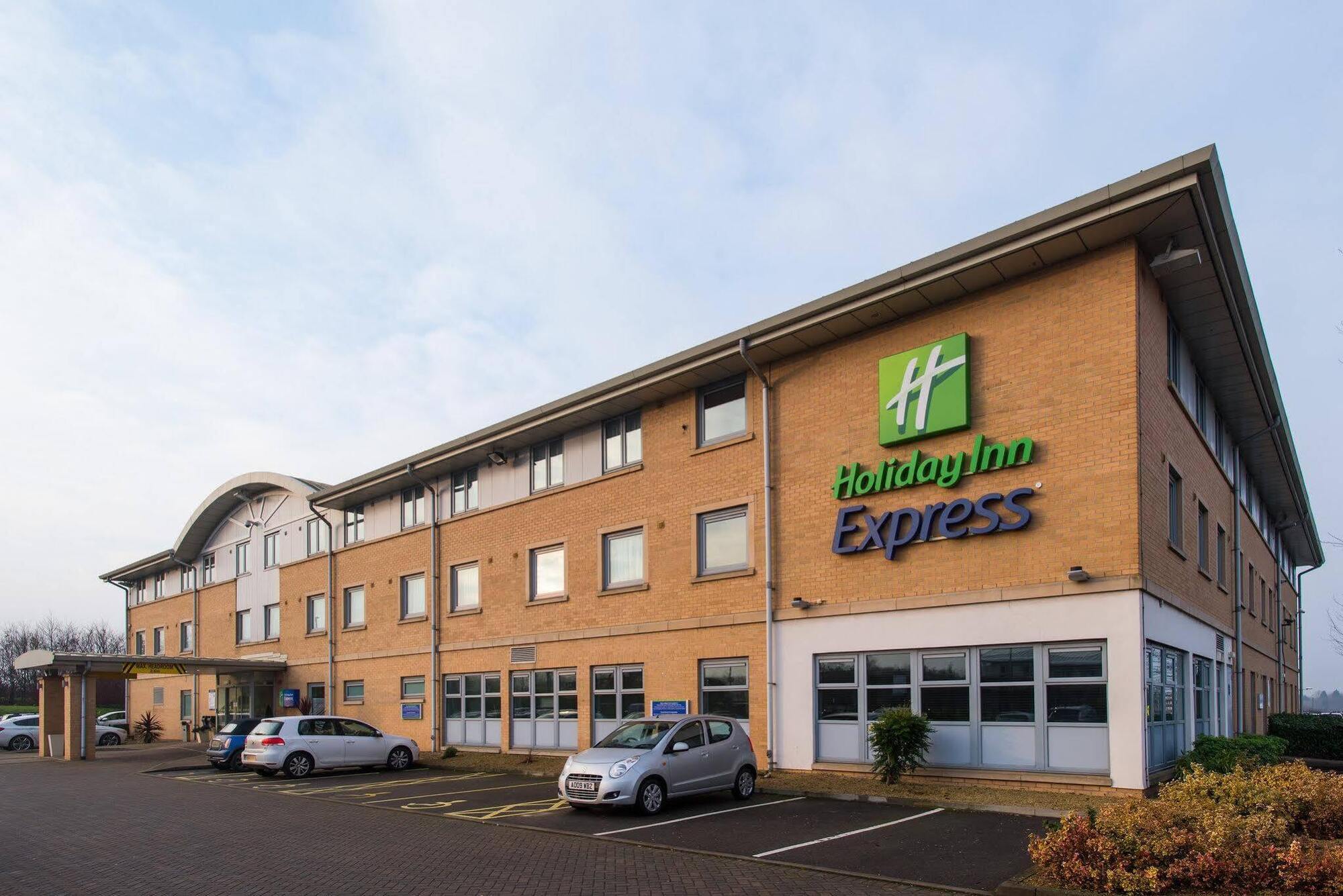Holiday Inn Express East Midlands Airport By Ihg Castle Donington Exteriér fotografie